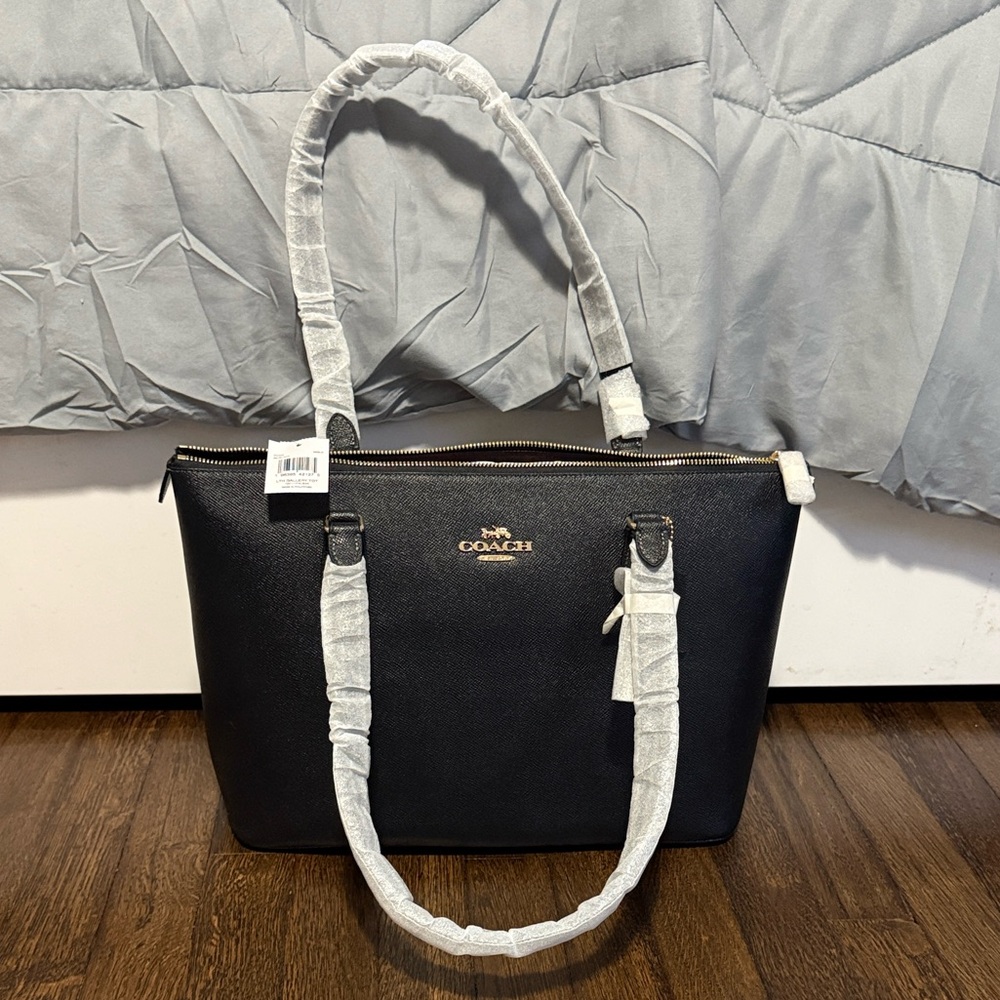 Coach Black Leather Gallery Tote